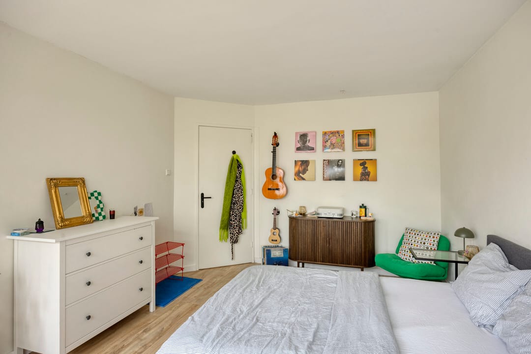Well-Maintained and Modernized 4-Room Apartment with 2 Balconies and Storage in Leiden — 21