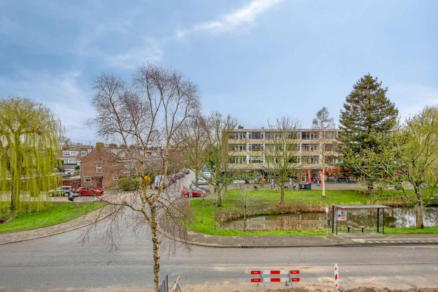 Well-Maintained and Modernized 4-Room Apartment with 2 Balconies and Storage in Leiden — 24
