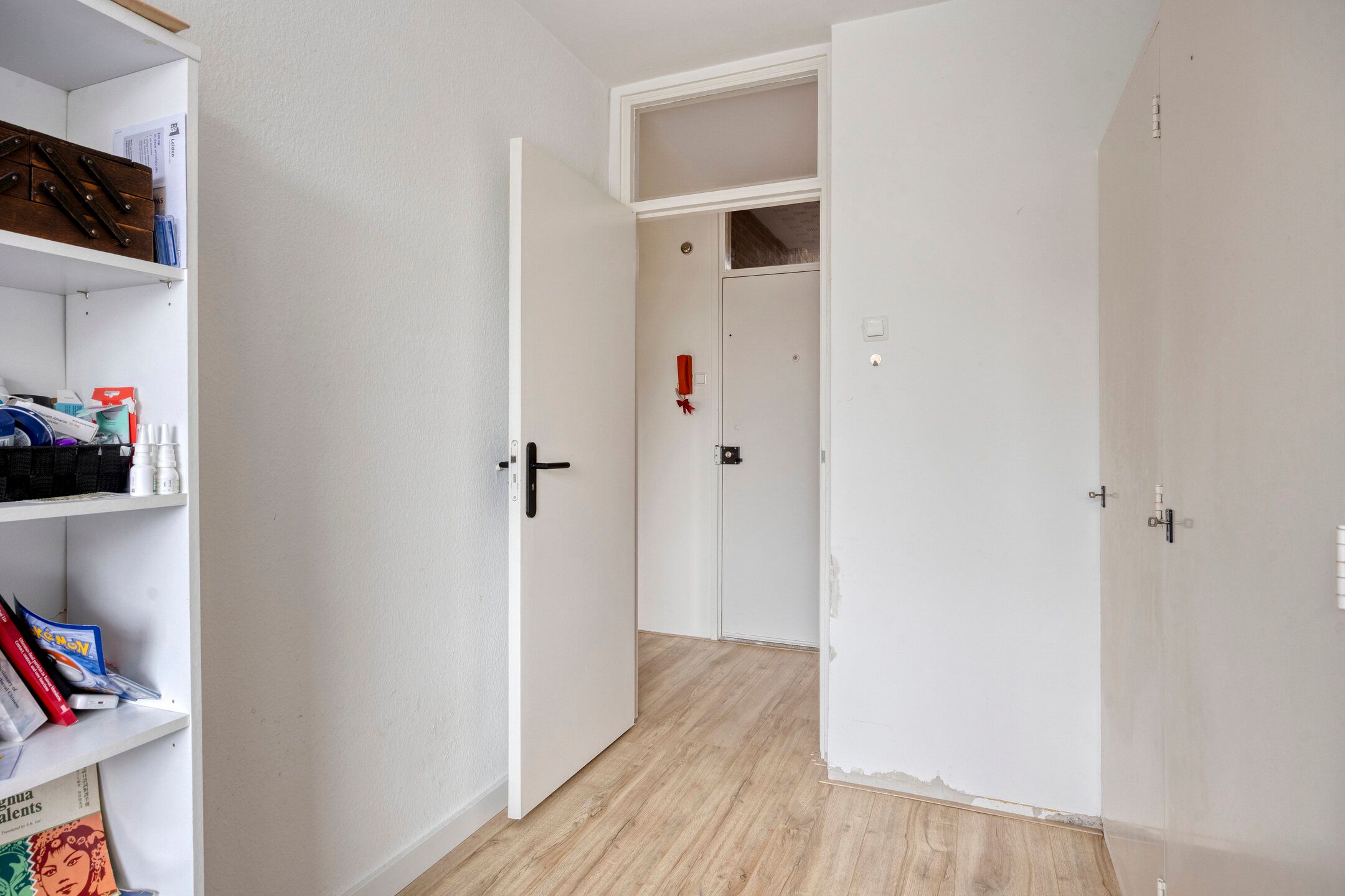 Well-Maintained and Modernized 4-Room Apartment with 2 Balconies and Storage in Leiden — 29