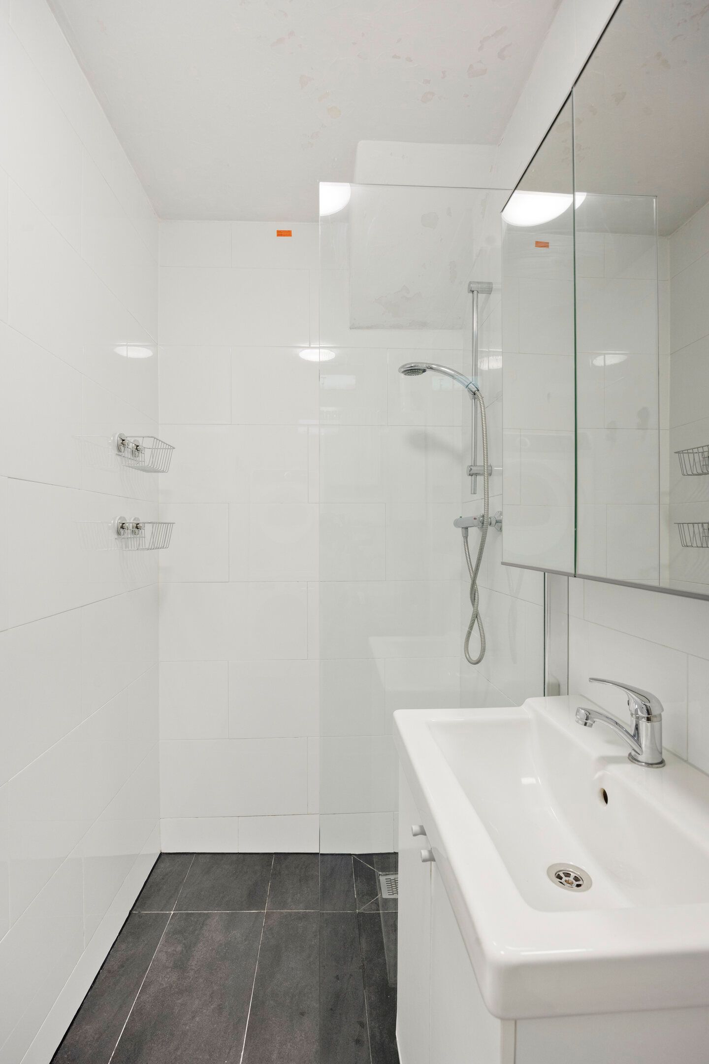Well-Maintained and Modernized 4-Room Apartment with 2 Balconies and Storage in Leiden — 17