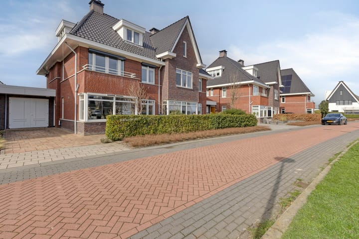 Photo 2 of Buitenroede 22