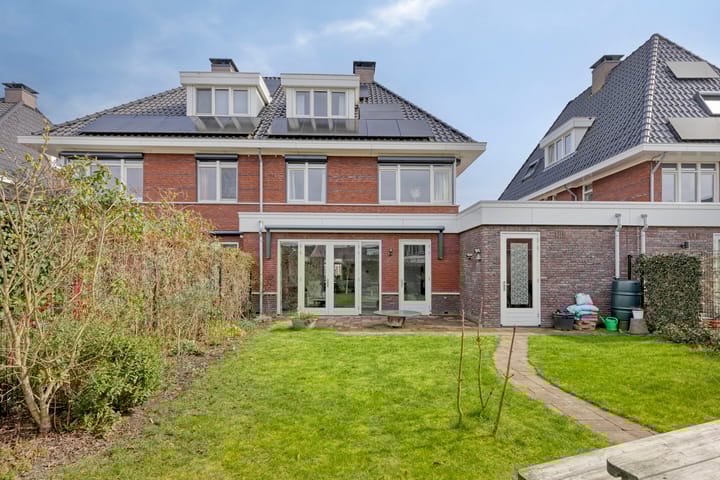 Photo 3 of Buitenroede 22