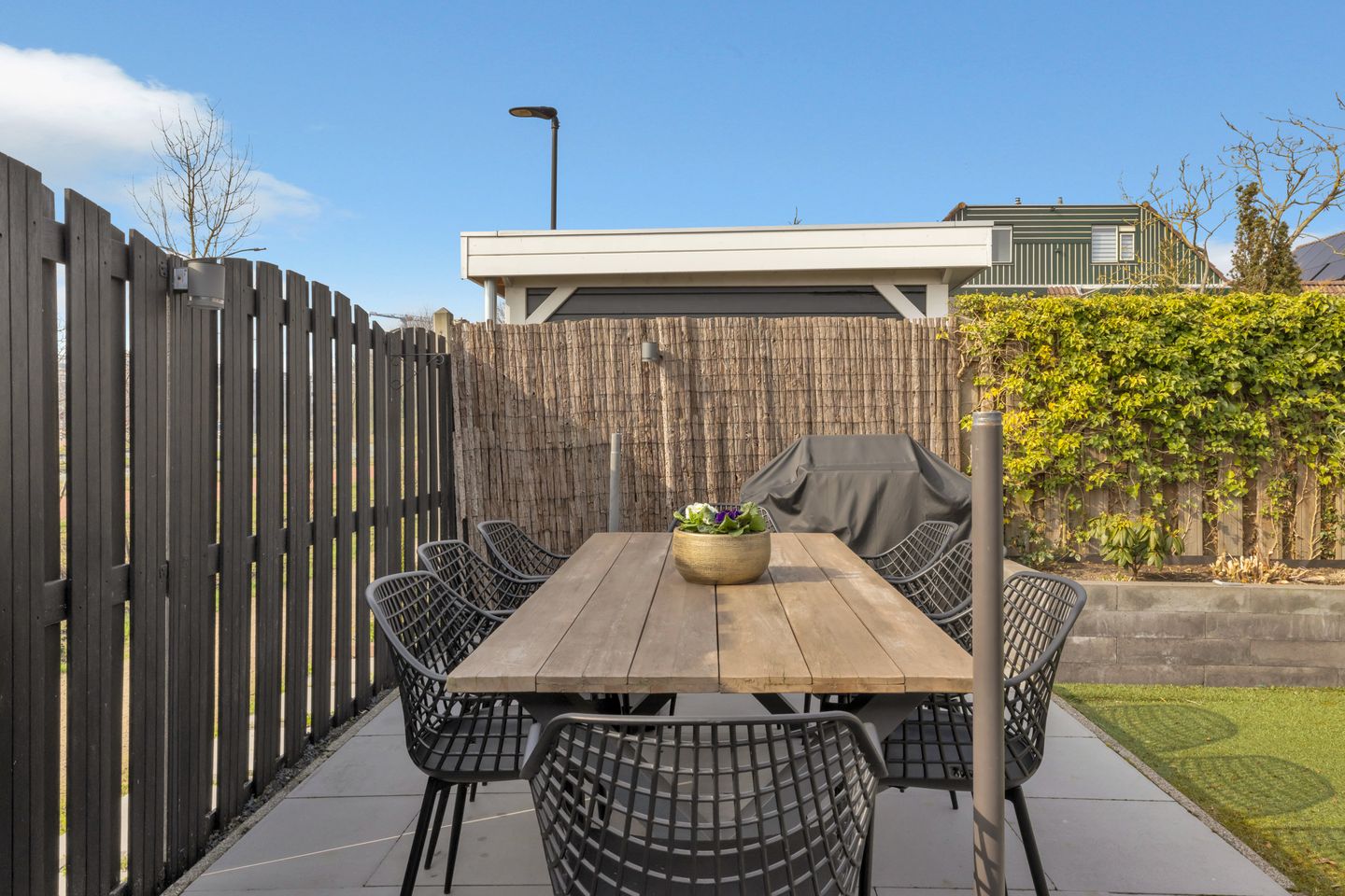 Renovated and Energy-Efficient Semi-Detached Family Home with Four Rooms in Central Heerhugowaard — 25