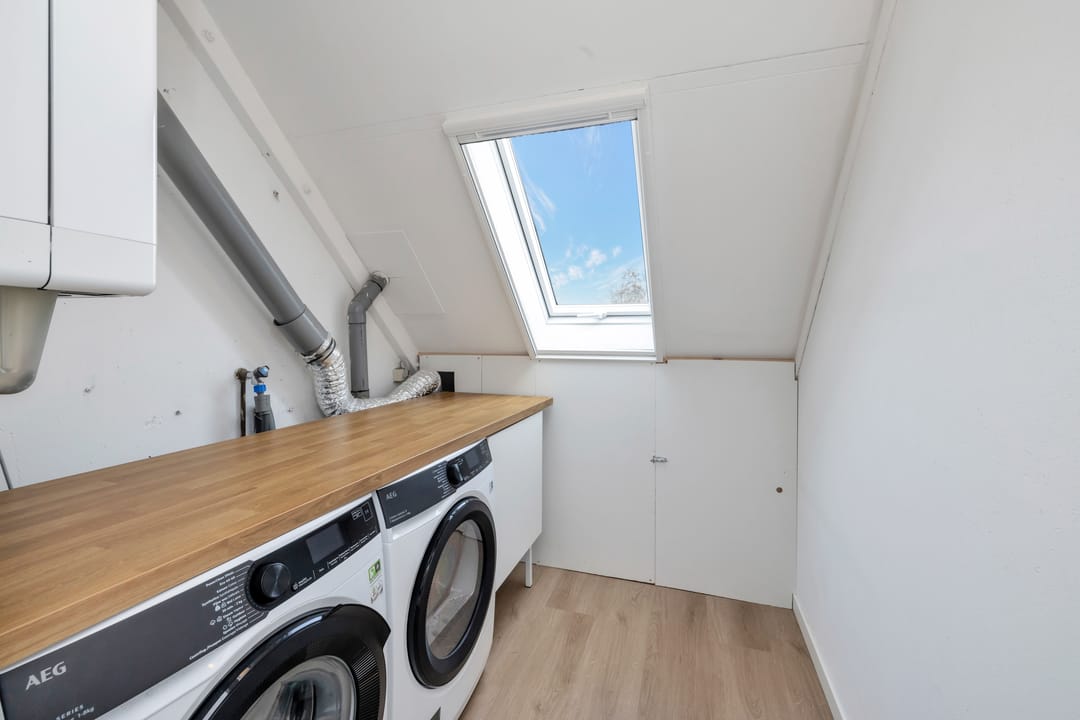 Renovated and Energy-Efficient Semi-Detached Family Home with Four Rooms in Central Heerhugowaard — 46
