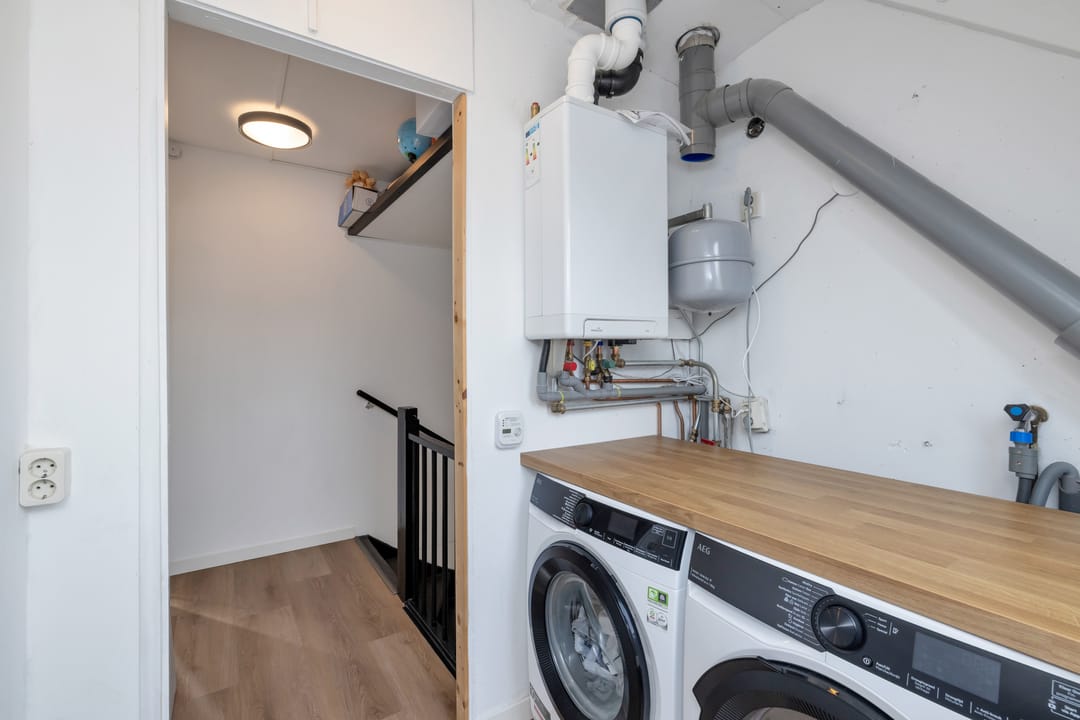 Renovated and Energy-Efficient Semi-Detached Family Home with Four Rooms in Central Heerhugowaard — 47
