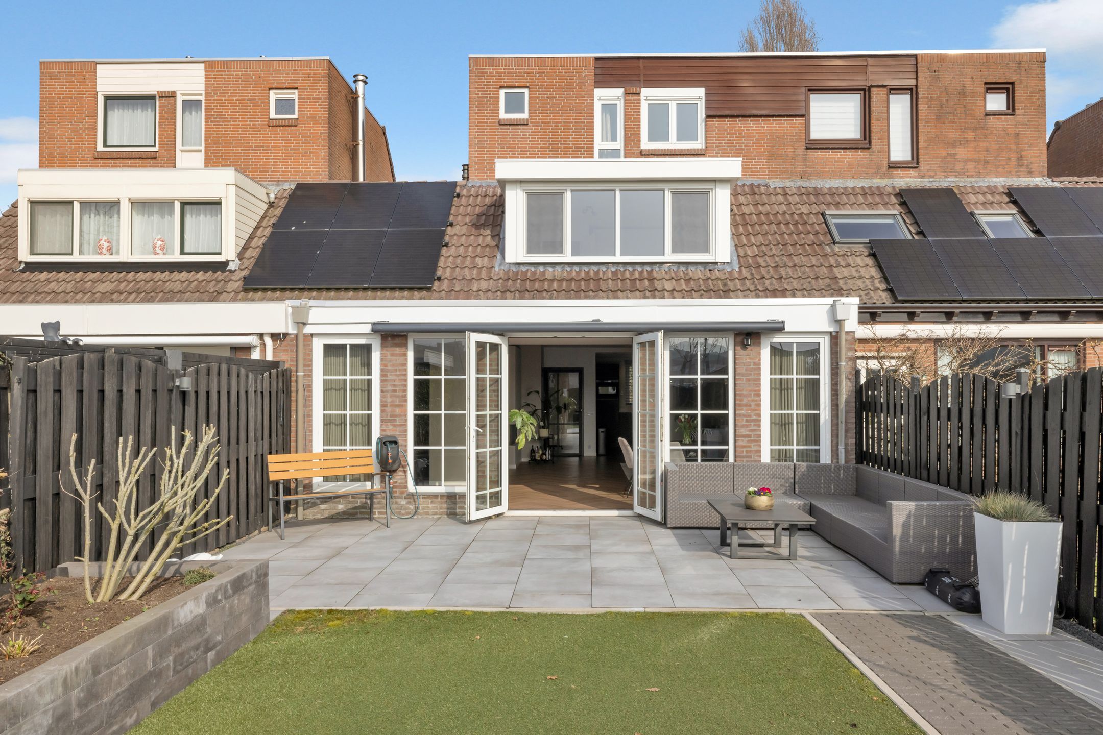 Renovated and Energy-Efficient Semi-Detached Family Home with Four Rooms in Central Heerhugowaard — 27