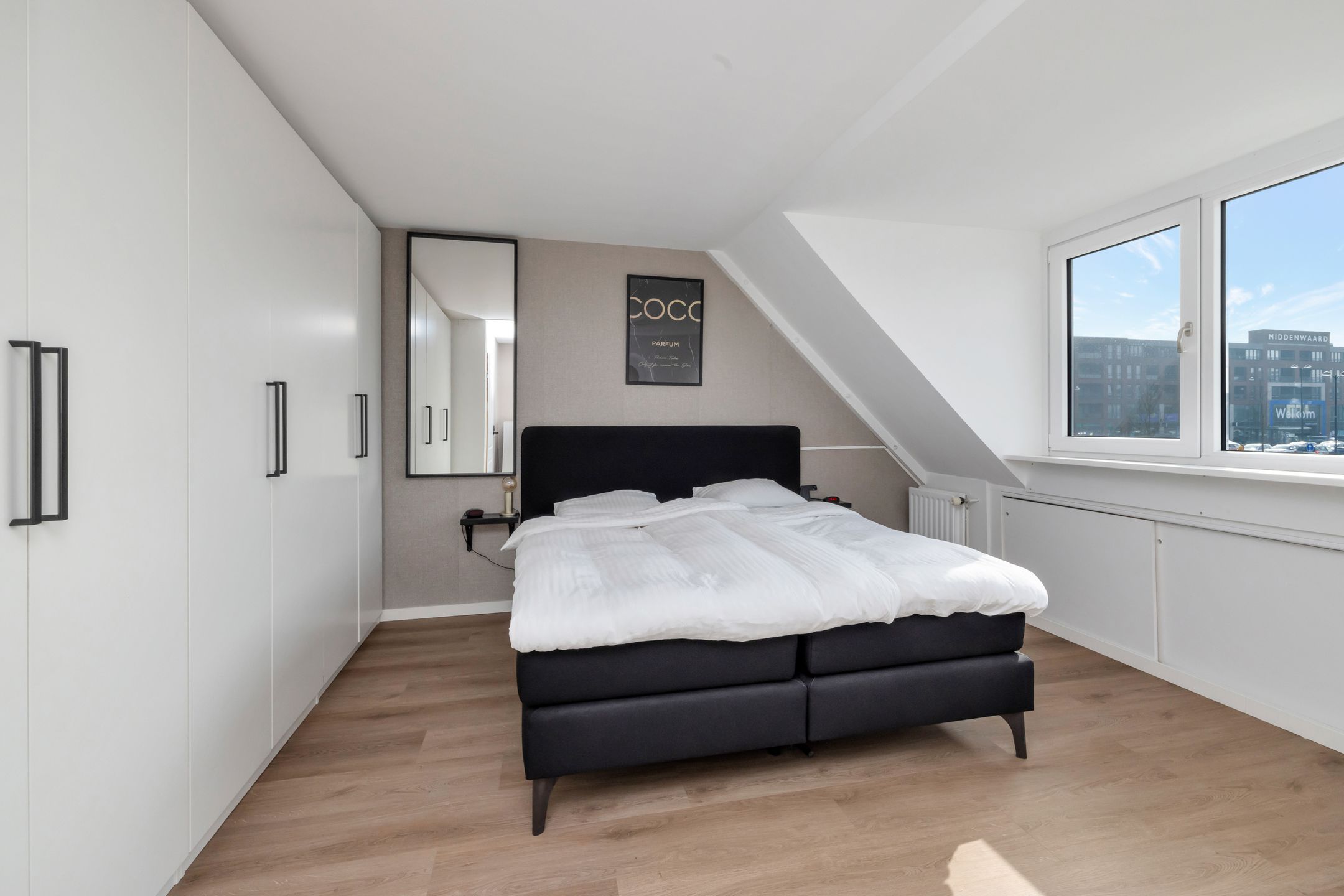 Renovated and Energy-Efficient Semi-Detached Family Home with Four Rooms in Central Heerhugowaard — 30