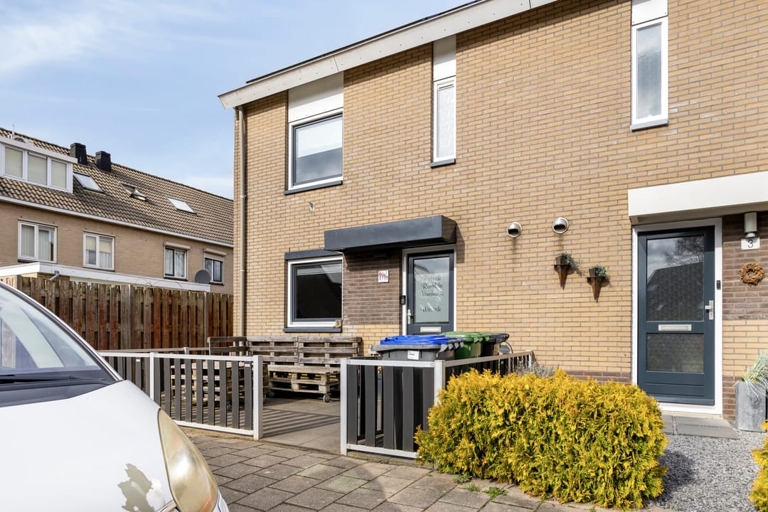 Spacious Family Home with Solar Panels in Child-Friendly Nieuwegein — 27
