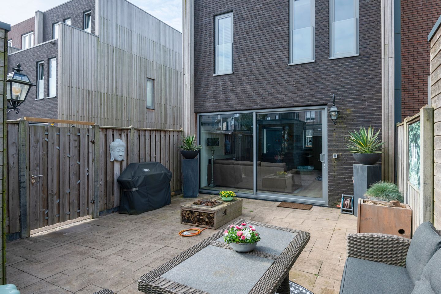 Spacious Move-in Ready Family Home with Roof Terrace in Almere Europakwartier — 28