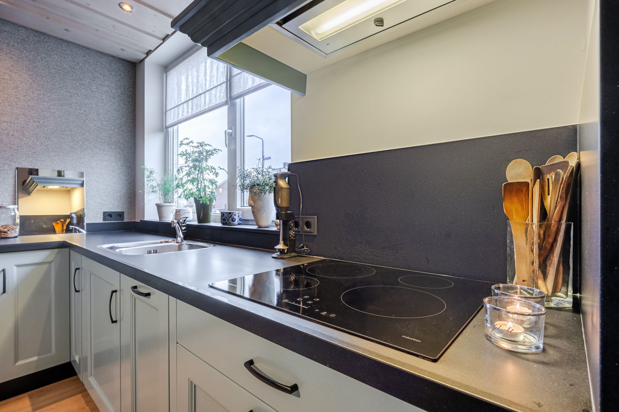 Photo 12 of Burg Thijssenstraat 27