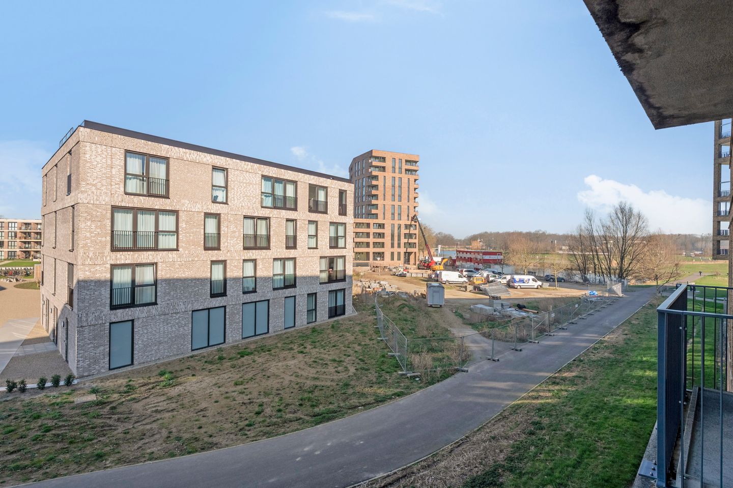 Foto 5 van Atletenbaan 66-B