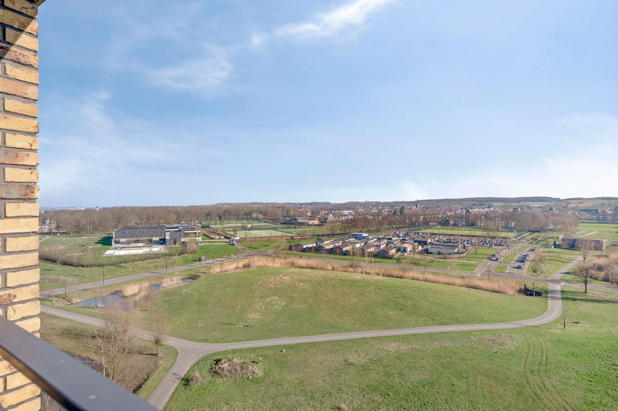 Foto 21 van Atletenbaan 96-L