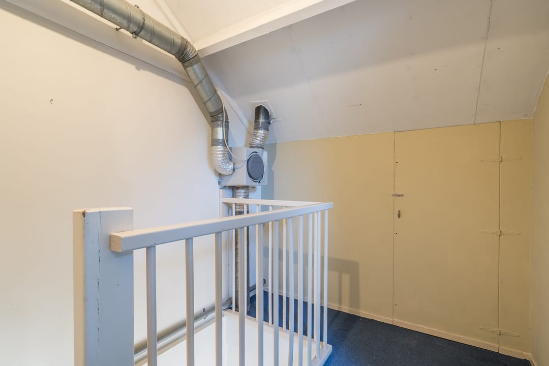 Spacious and well maintained family home with 4 bedrooms in Weert — 32