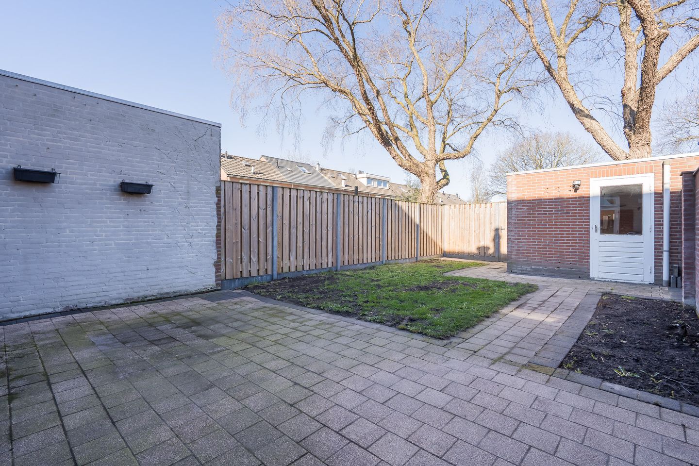 Spacious and well maintained family home with 4 bedrooms in Weert — 34