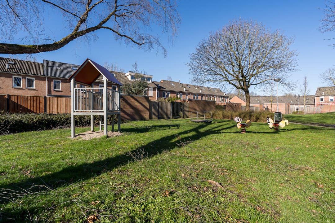 Spacious and well maintained family home with 4 bedrooms in Weert — 38