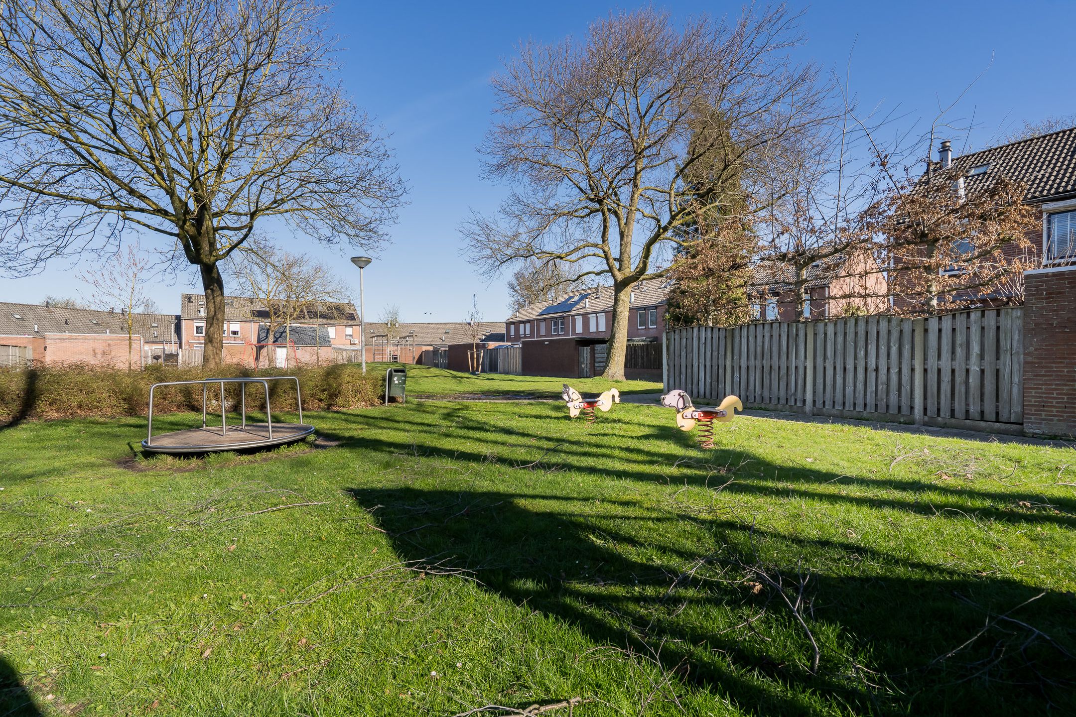 Spacious and well maintained family home with 4 bedrooms in Weert — 39
