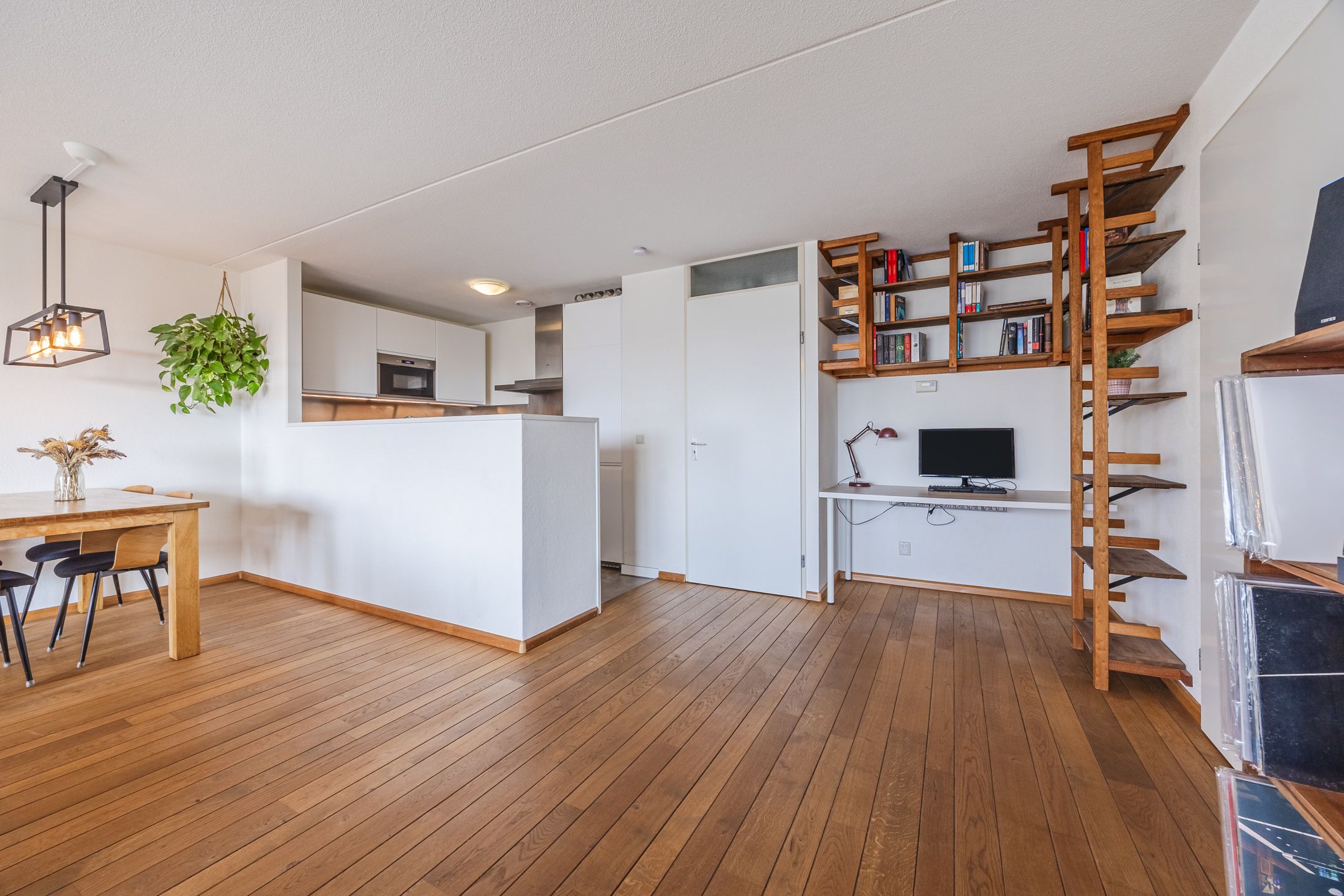 Foto 21 van Djeddalaan 154