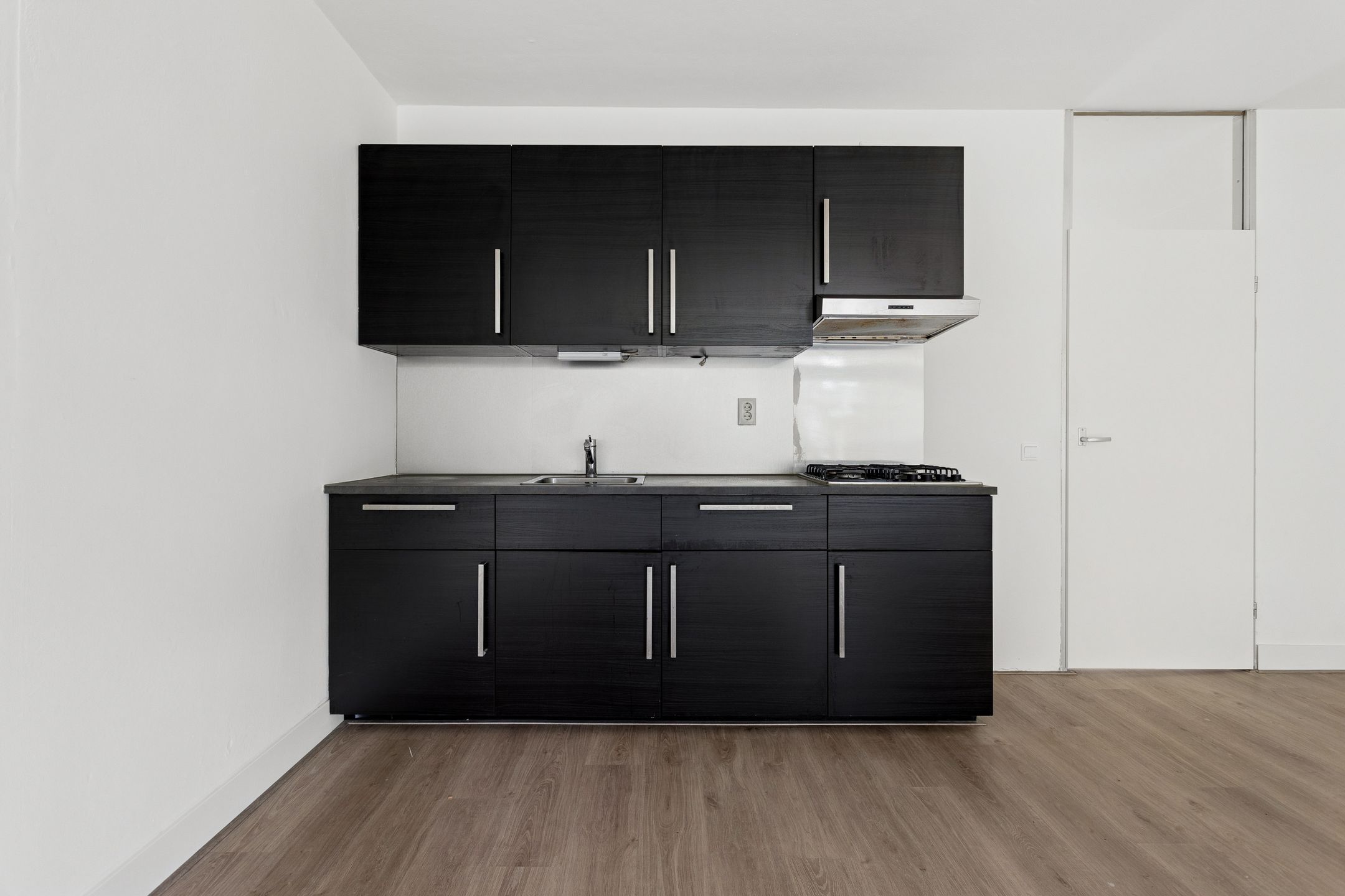 Ground floor apartment with garden, new bathroom, and parking in Hilversum — 12