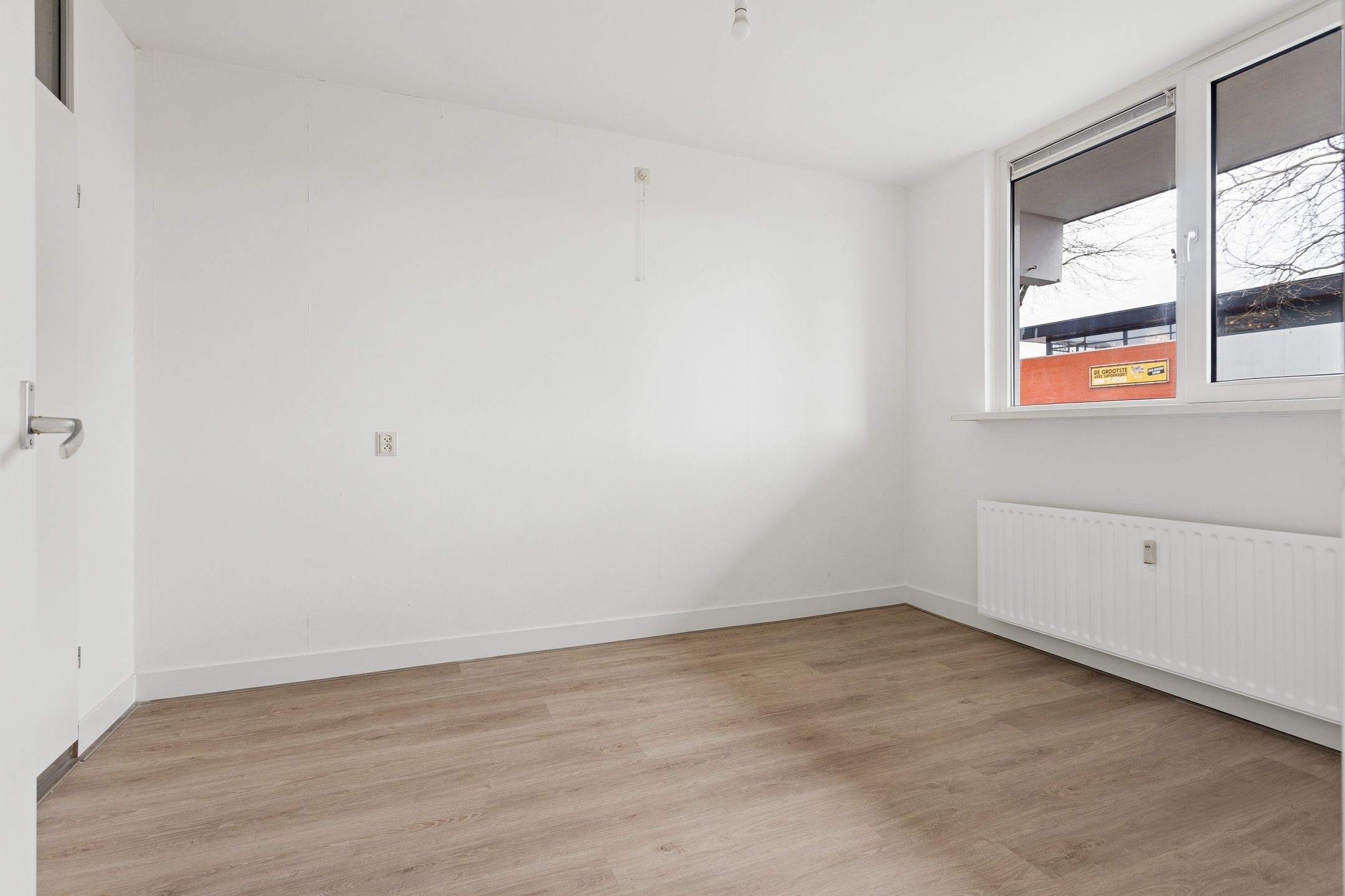 Ground floor apartment with garden, new bathroom, and parking in Hilversum — 19