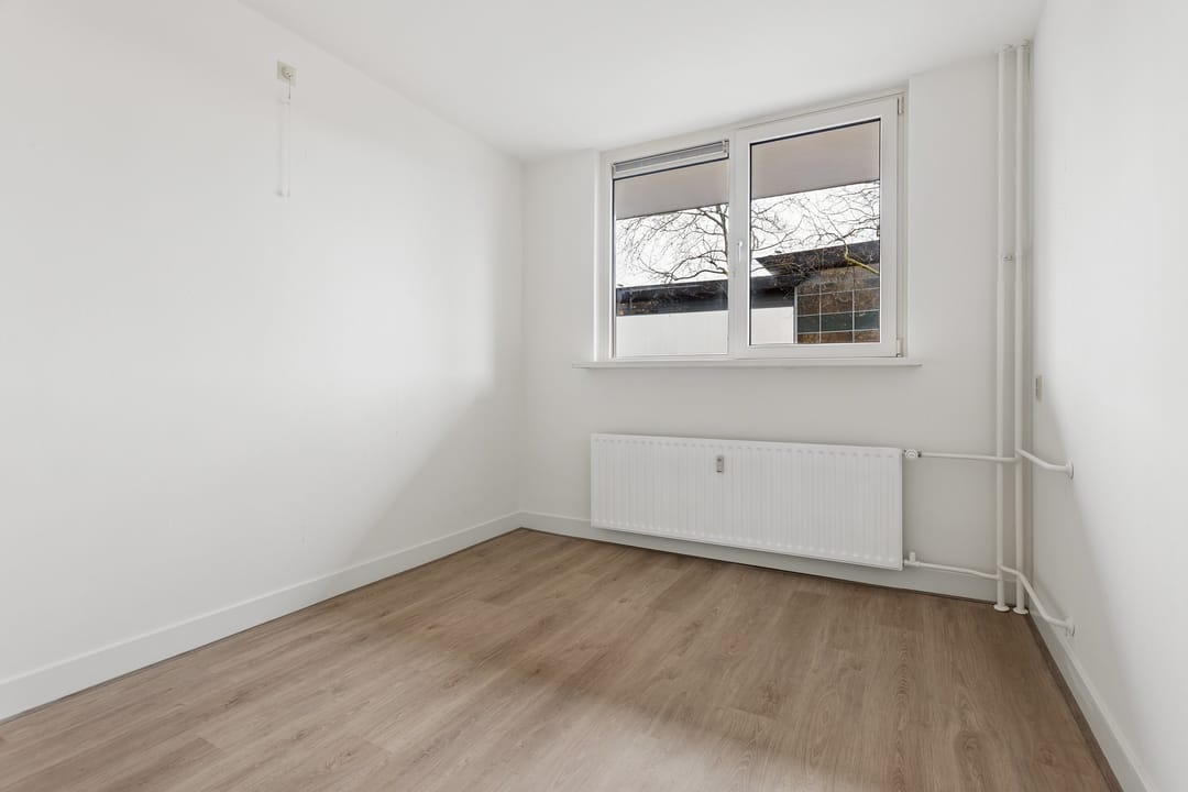 Ground floor apartment with garden, new bathroom, and parking in Hilversum — 21