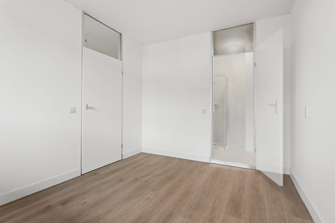 Ground floor apartment with garden, new bathroom, and parking in Hilversum — 23