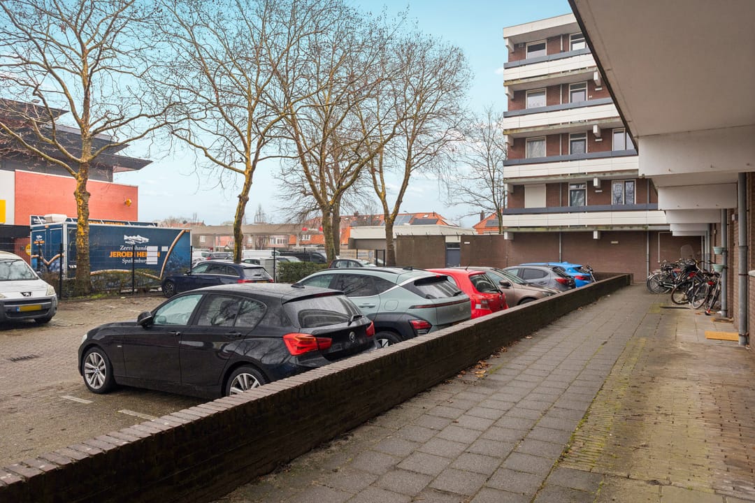 Ground floor apartment with garden, new bathroom, and parking in Hilversum — 26
