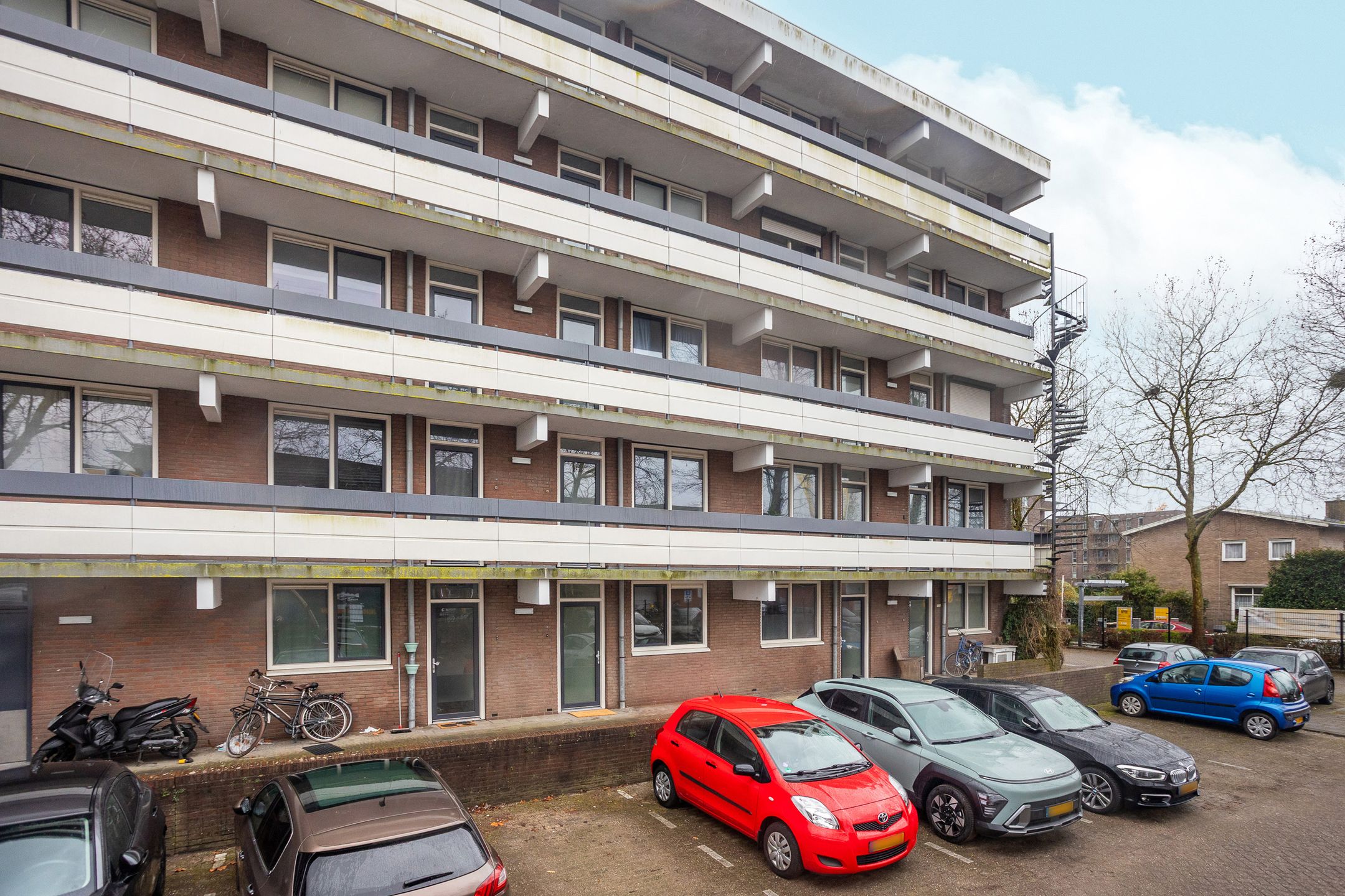 Ground floor apartment with garden, new bathroom, and parking in Hilversum — 28