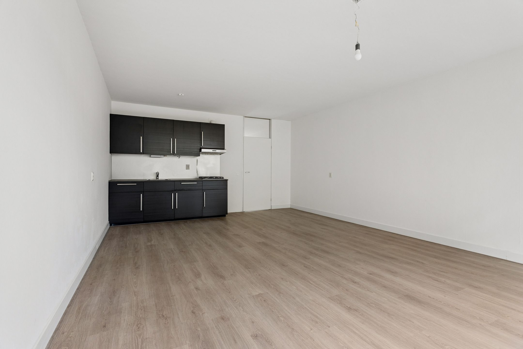 Ground floor apartment with garden, new bathroom, and parking in Hilversum — 34