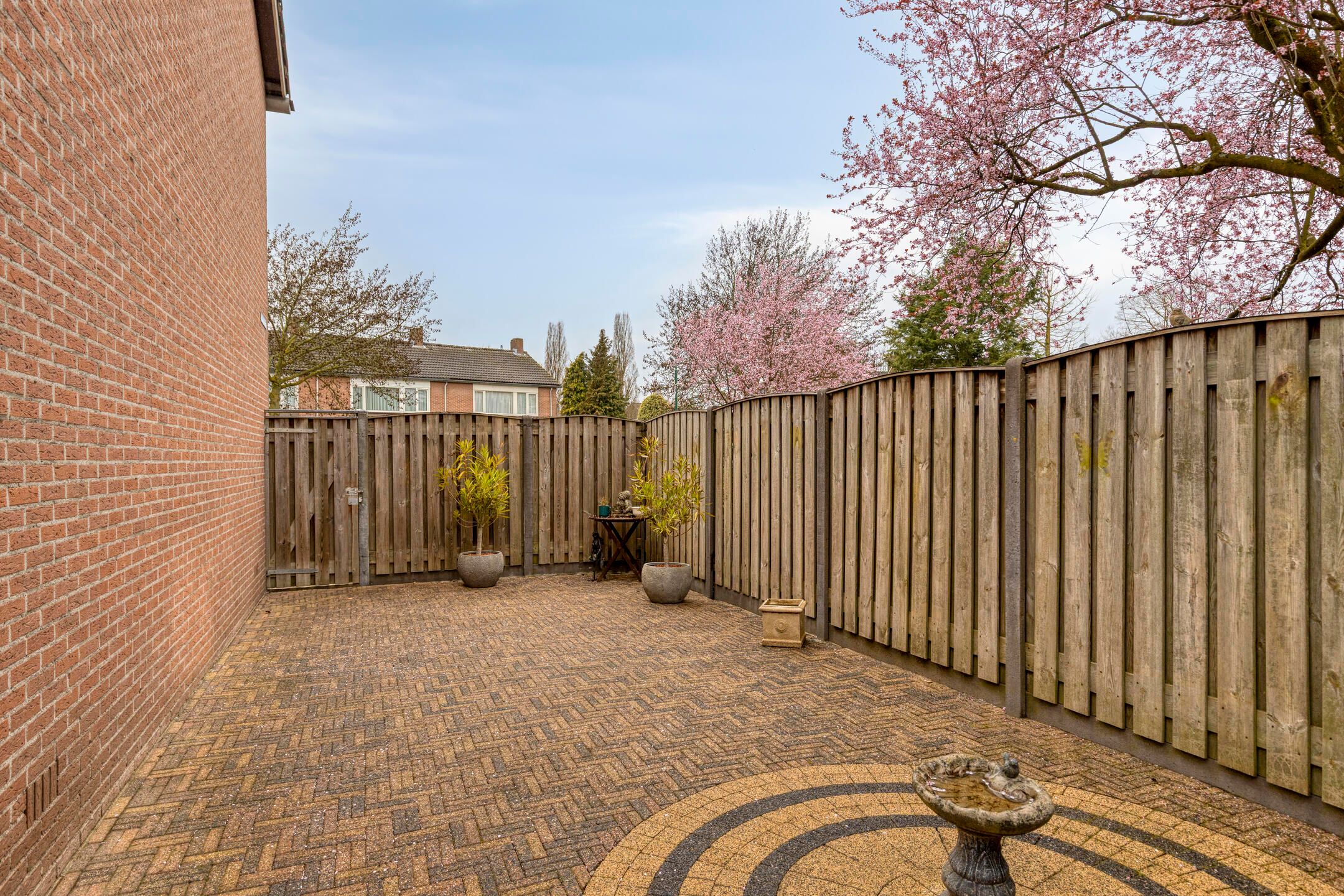 Extended Corner House with Garage and Garden in Bergeijk — 28