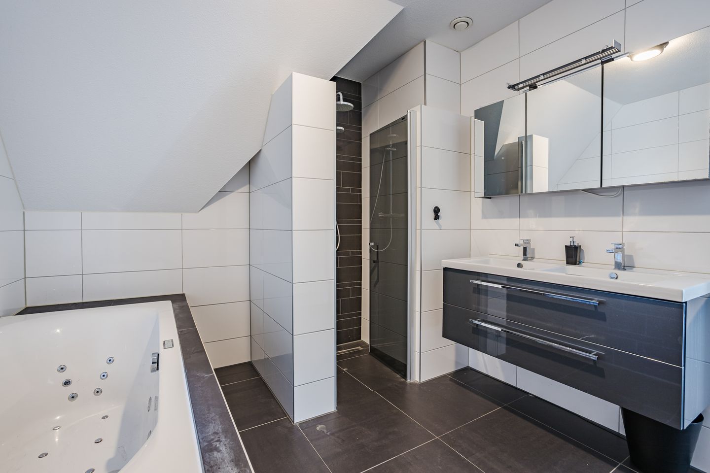 Foto 40 van Ommerkanaal 10-A