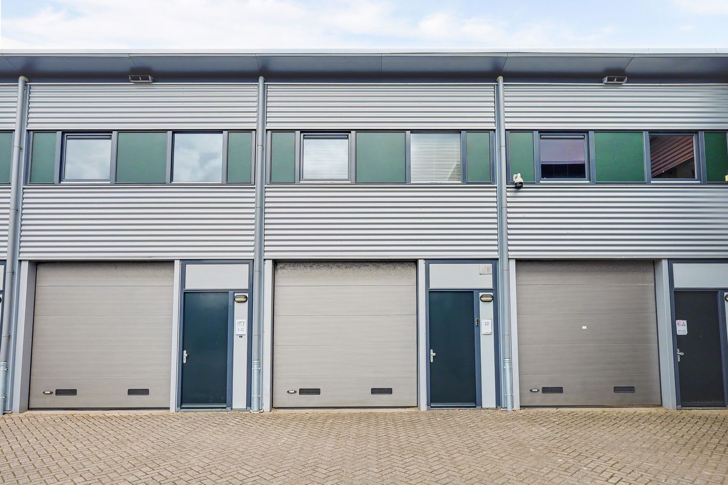 View photo 1 of Langeweg 1-d