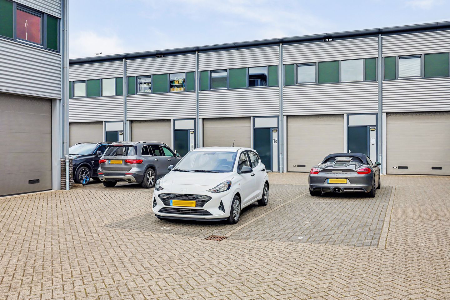 View photo 3 of Langeweg 1-d