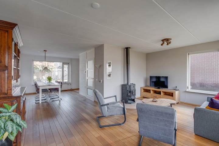 Photo 4 of Taxuslaan 28