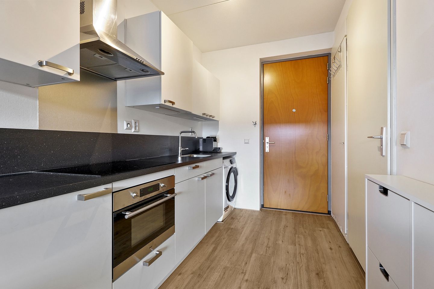 Photo 10 of Welnastraat 457
