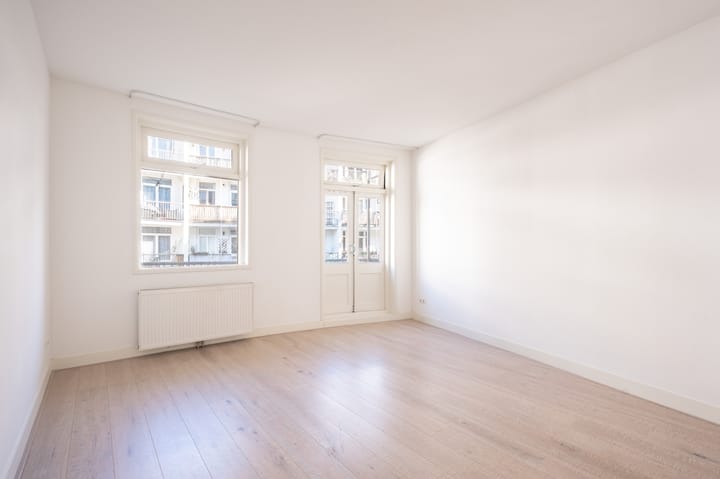 Photo 2 of Van Spilbergenstraat 48-1