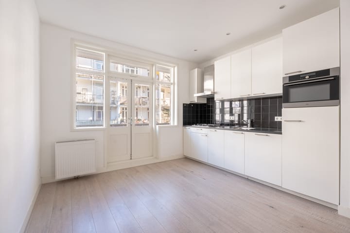 Photo 4 of Van Spilbergenstraat 48-1