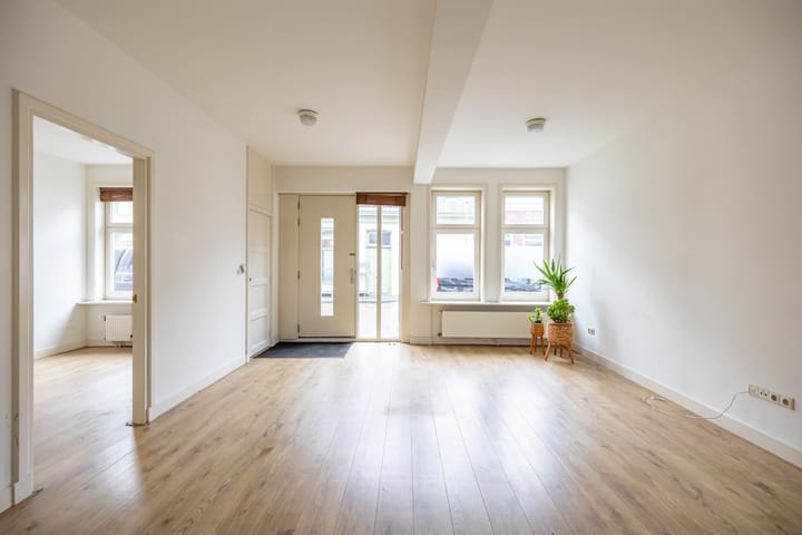 Photo 2 of Warmoesstraat 70