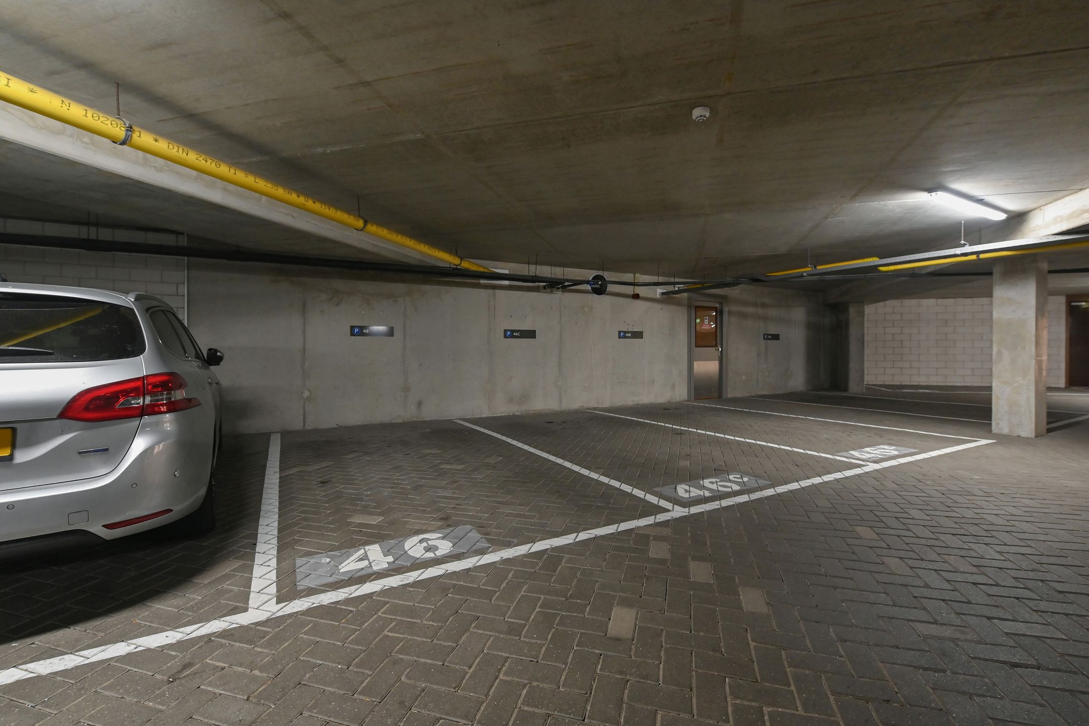 Photo 24 of Hellingweg 46