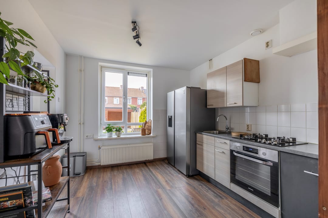 Photo 11 of Meidoornstraat 14