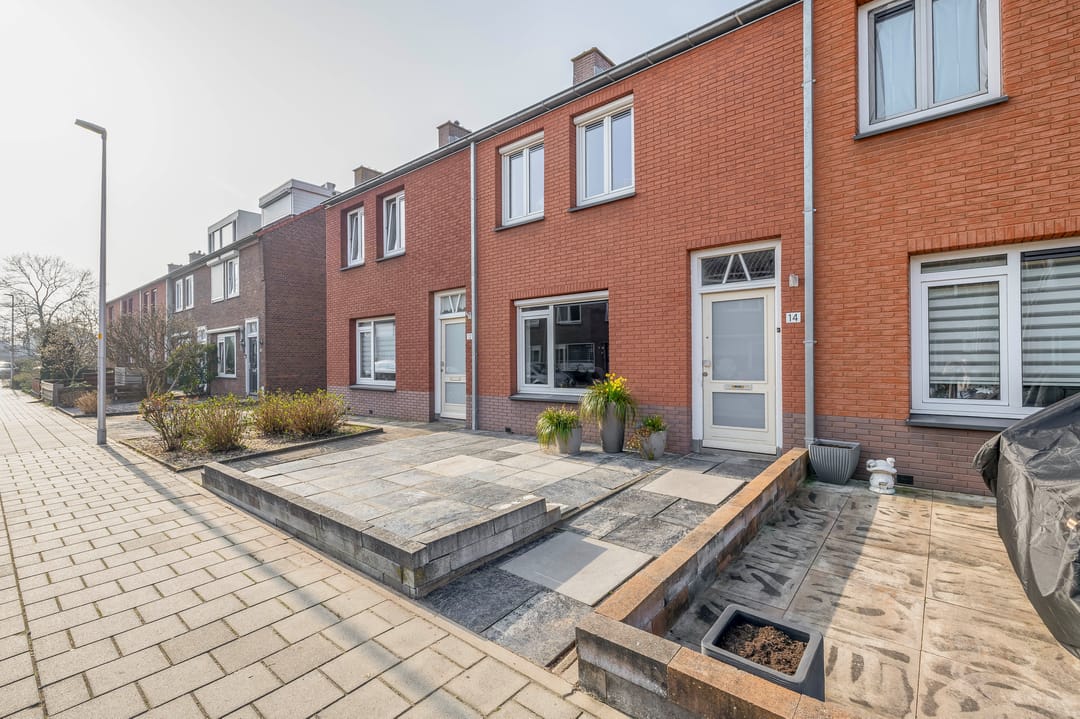Photo 28 of Meidoornstraat 14