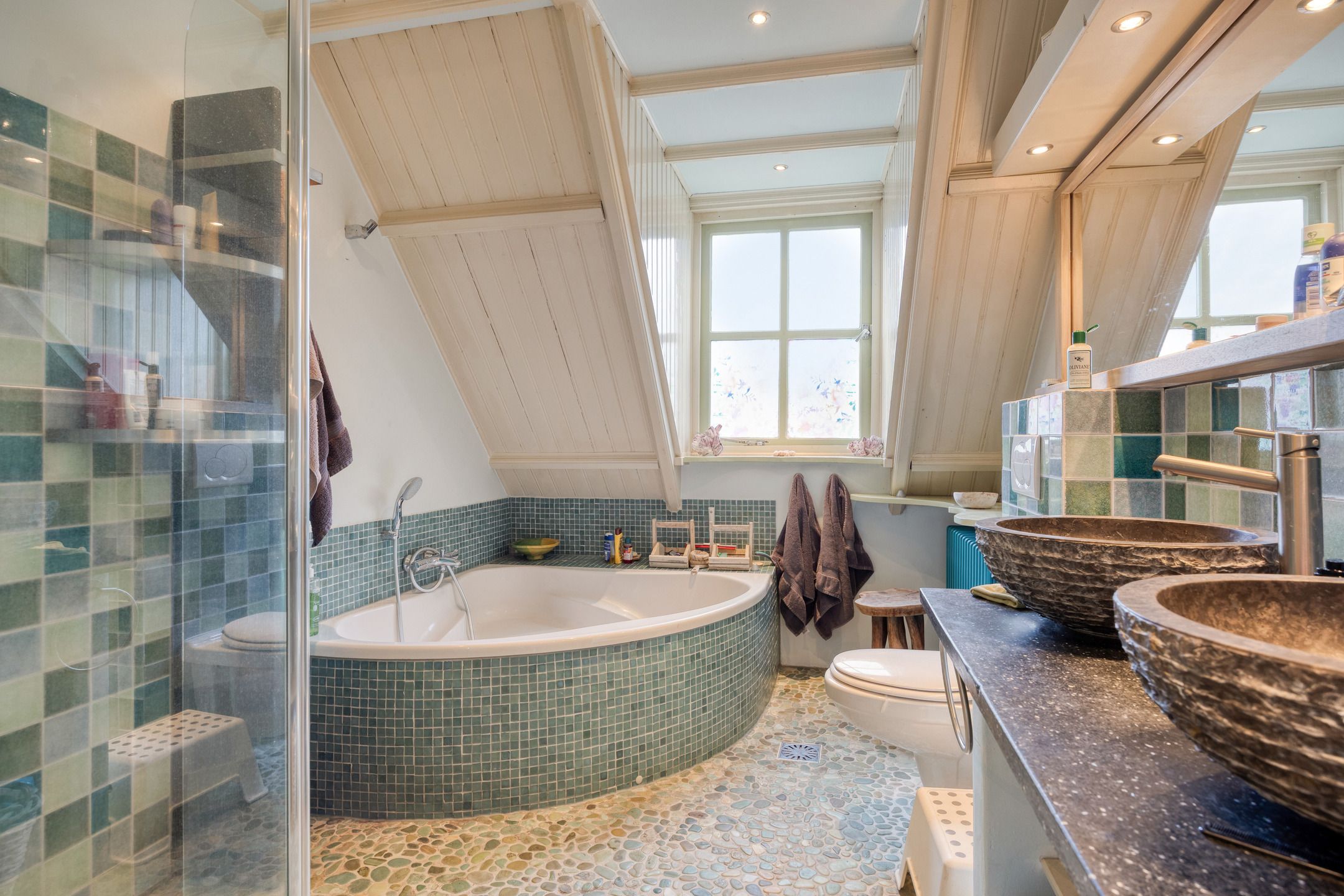 Foto 33 van Bloemhoefstraat 10