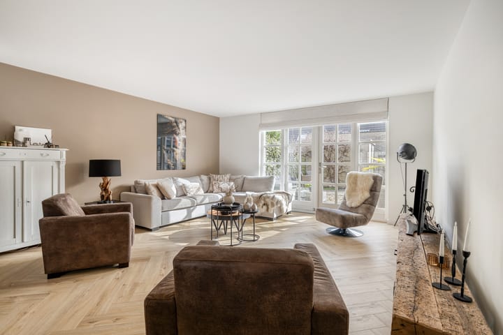 Foto 3 van Haya van Someren-Downerpad 51