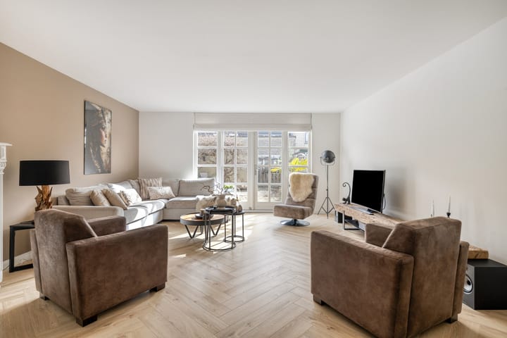 Foto 4 van Haya van Someren-Downerpad 51