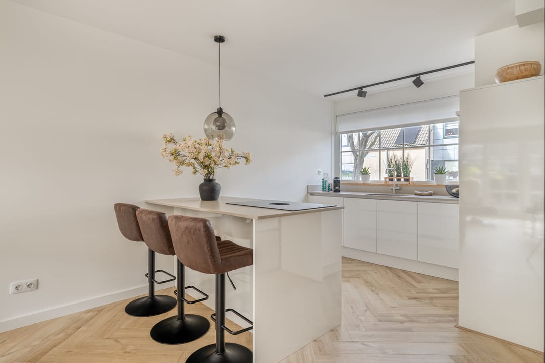 Foto 8 van Haya van Someren-Downerpad 51