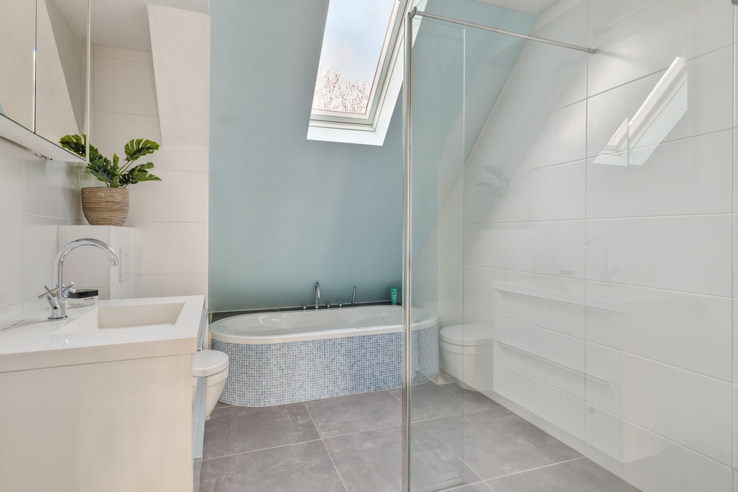 Foto 20 van Haya van Someren-Downerpad 51