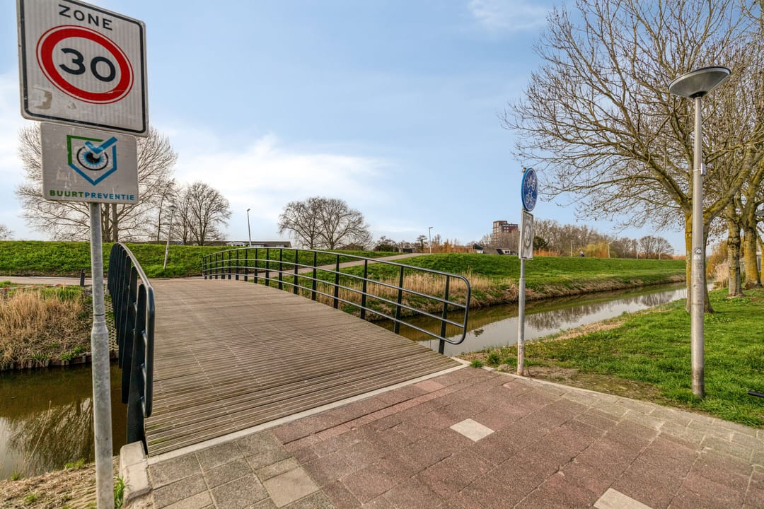 Foto 41 van Haya van Someren-Downerpad 51