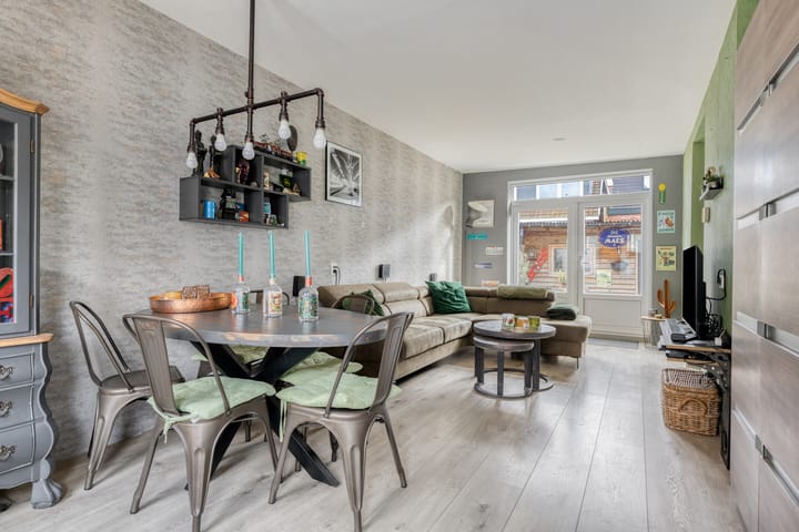 Photo 2 of Machinistenstraat 21