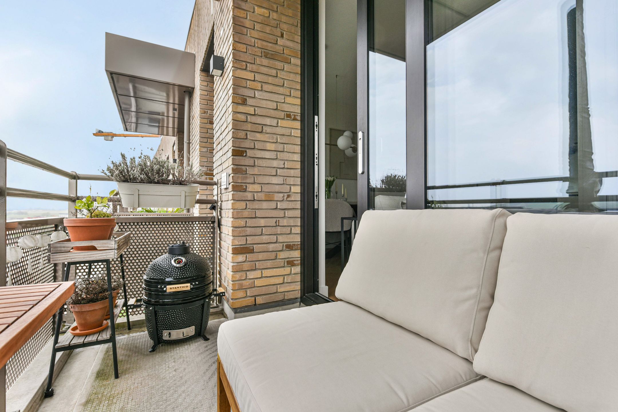 Photo 18 of Laan van Bovenduist 200