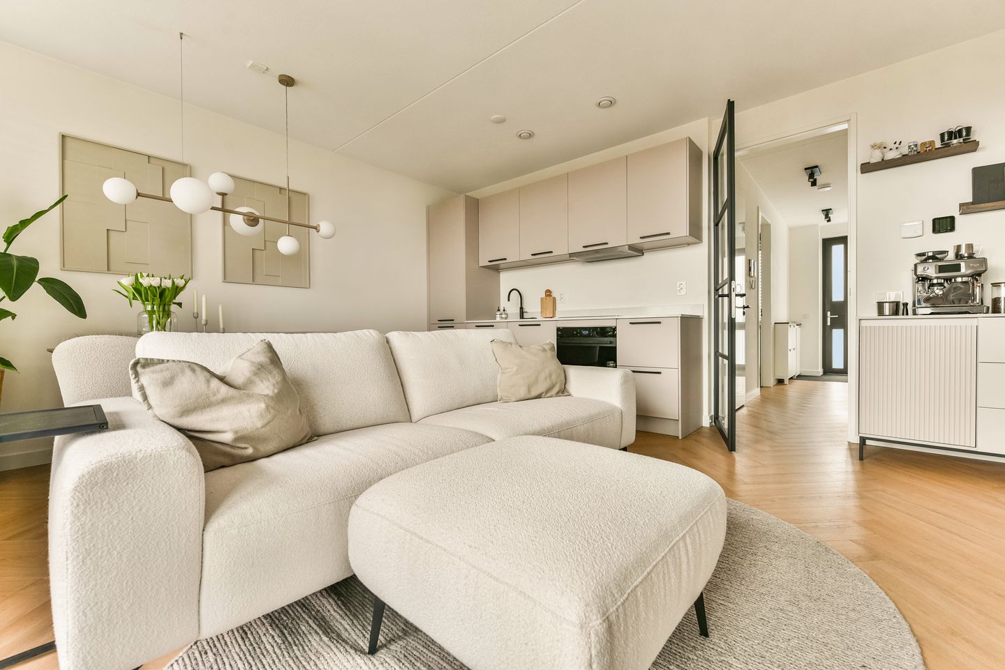 Photo 14 of Laan van Bovenduist 200