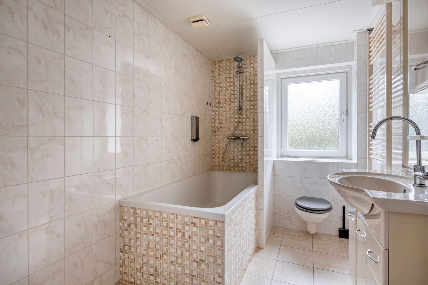 Photo 29 of Alberthus Risaeusstraat 8-A